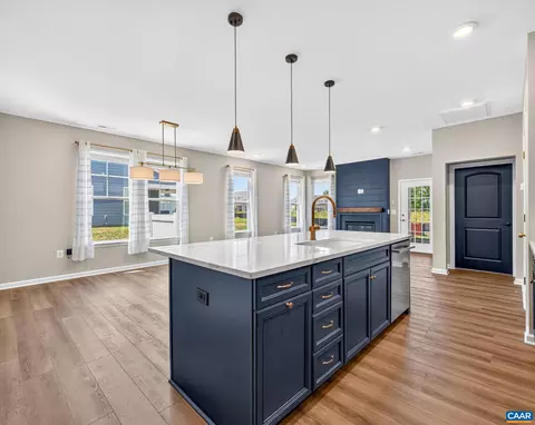 424 Bayberry Ln, Zion Crossroads, VA 22942