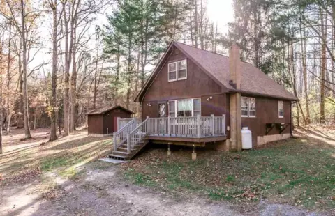 971 Shipyard Rd, Shenandoah, VA 22849