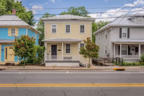 234 N Main St N, Woodstock, VA 22664