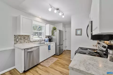 Kitchen - 137 Jefferson Dr, Palmyra, VA 22963 photo 2 of 3