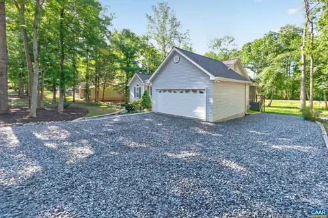 Exterior - 137 Jefferson Dr, Palmyra, VA 22963 photo 4 of 16