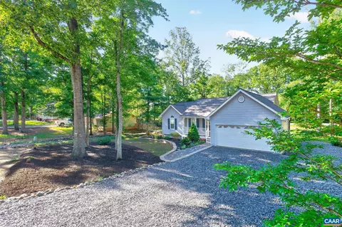 Exterior - 137 Jefferson Dr, Palmyra, VA 22963 photo 5 of 16