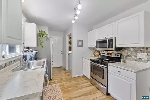 Kitchen - 137 Jefferson Dr, Palmyra, VA 22963 photo 3 of 3