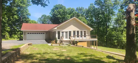 106 Miss Phillips Rd, Swoope, VA 24479