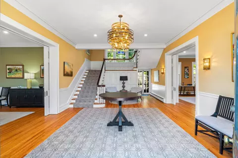 305 E Beverley St, Staunton, VA 24401 photo 6