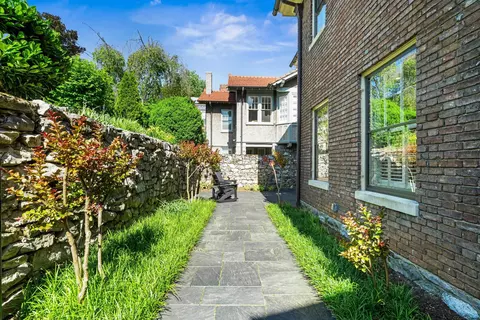 305 E Beverley St, Staunton, VA 24401 photo 66