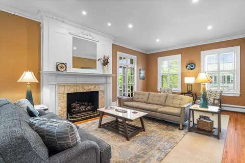 305 E Beverley St, Staunton, VA 24401 photo 16