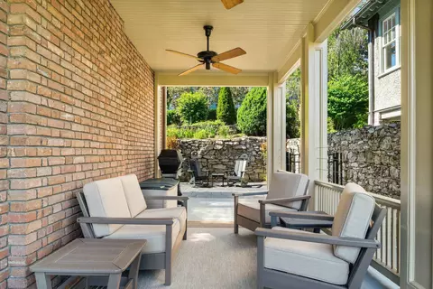 305 E Beverley St, Staunton, VA 24401 photo 23