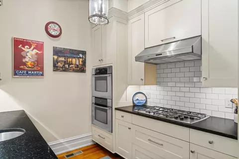 305 E Beverley St, Staunton, VA 24401 photo 27