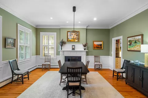 305 E Beverley St, Staunton, VA 24401 photo 11