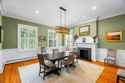 305 E Beverley St, Staunton, VA 24401 photo 12