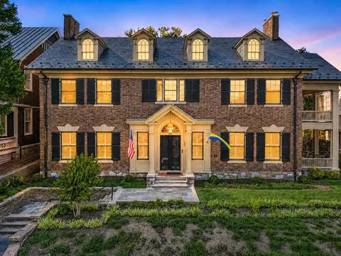 305 E Beverley St, Staunton, VA 24401 photo 75