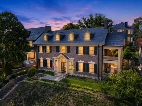 305 E Beverley St, Staunton, VA 24401 photo 74