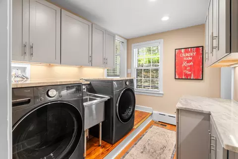 305 E Beverley St, Staunton, VA 24401 photo 32