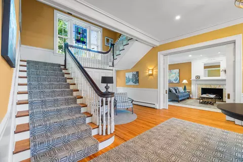 305 E Beverley St, Staunton, VA 24401 photo 9