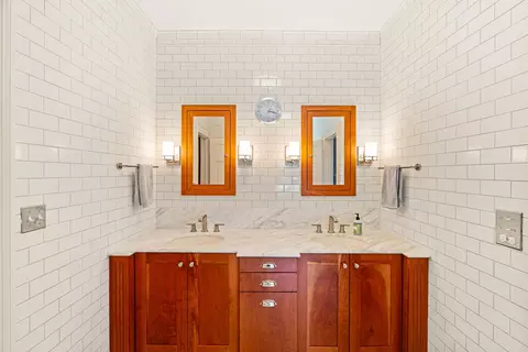 305 E Beverley St, Staunton, VA 24401 photo 43