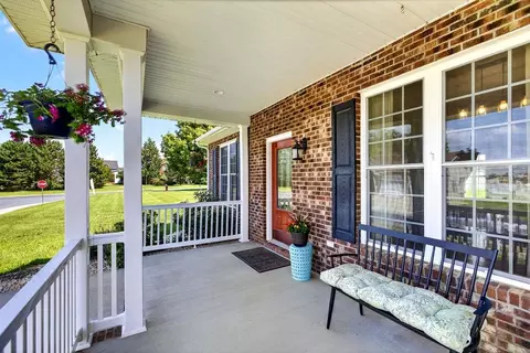 14 Old Oak Dr, Stuarts Draft, VA 24477 photo 3