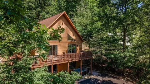 5109 Trevino Dr, Mcgaheysville, VA 22840