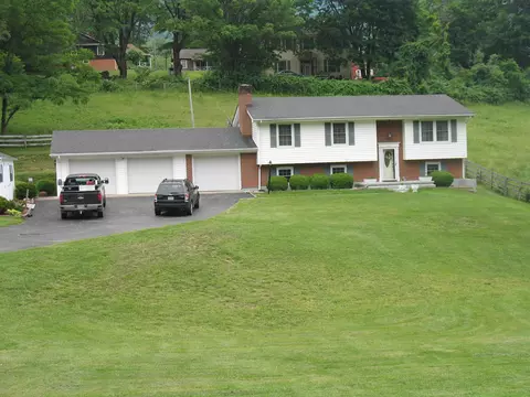10998 Sam Snead Hwy, Hot Springs, VA 24445