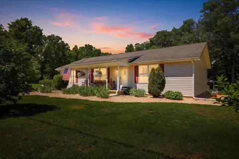 925 Mt Torrey Rd, Lyndhurst, VA 22952