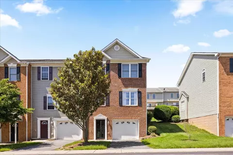3042 Crystal Spring Ln, Harrisonburg, VA 22801