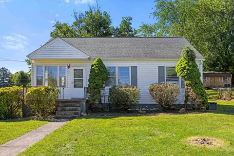 303 Devon Rd, Staunton, VA 24401