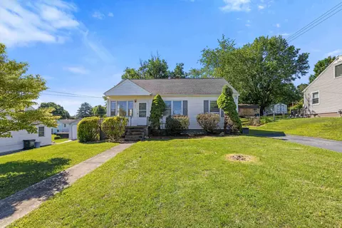 303 Devon Rd, Staunton, VA 24401 photo 4