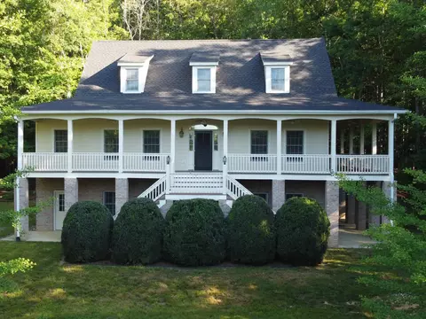 190 Henry Hill Dr, Fairfield, VA 24435