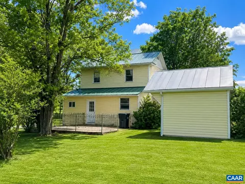 871 New Hope Rd, Staunton, VA 24401