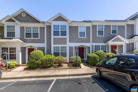 996 River Run Dr, Charlottesville, VA 22901