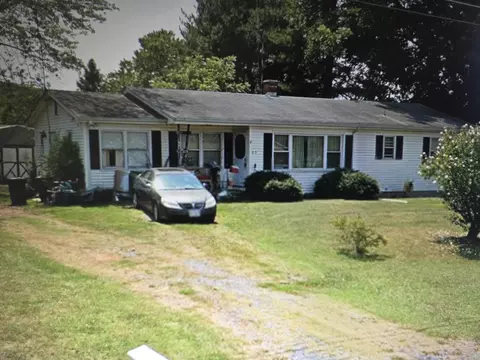 609 6th St, Grottoes, VA 24441