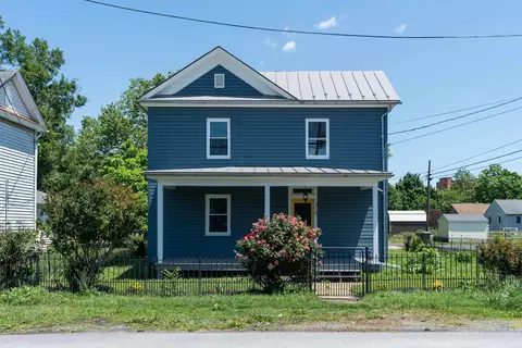 315 W 12th St W, Waynesboro, VA 22980