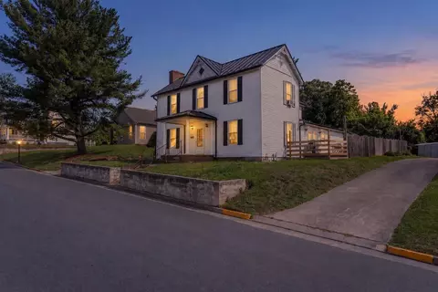 420 W Spring St W, Woodstock, VA 22664