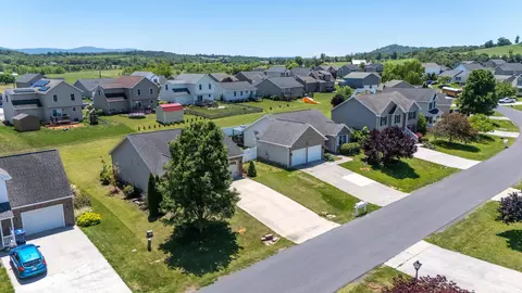 View/Area - 3087 Declaration Dr, Broadway, VA 22815 photo 2 of 13