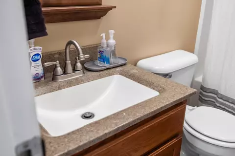 Bath - 3087 Declaration Dr, Broadway, VA 22815 photo 5 of 6