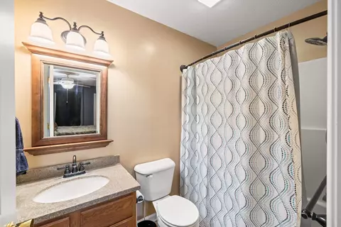 Bath - 3087 Declaration Dr, Broadway, VA 22815 photo 1 of 6