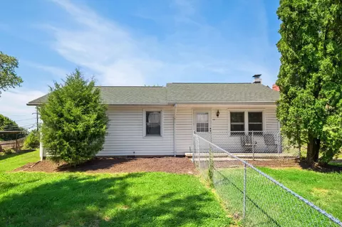 125 E Riverside Dr E, Timberville, VA 22853