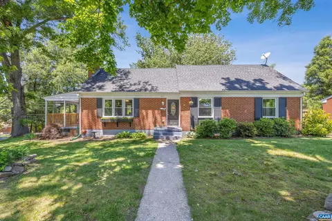 1317 Ridge Cir, Waynesboro, VA 22980
