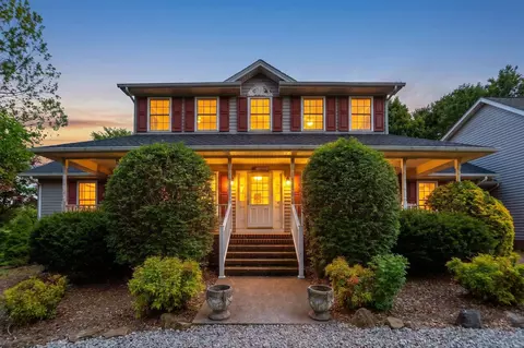 1057 Rockfish Rd, Waynesboro, VA 22980