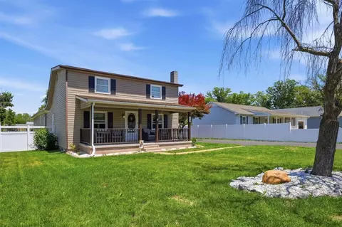 118 Hodge St, Stuarts Draft, VA 24477