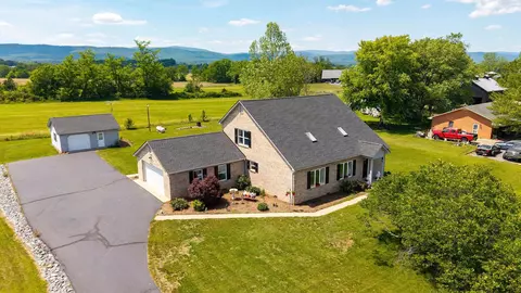 1802 N River Rd N, Mount Solon, VA 22843
