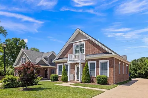 2358 Alston Cir, Harrisonburg, VA 22802