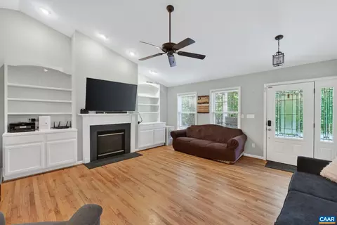 Living - 4 Stigger Rd, Palmyra, VA 22963 photo 2 of 2