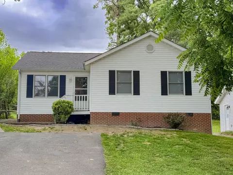 319 Westwood Blvd, Staunton, VA 24401