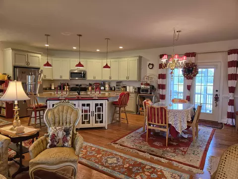 209 Stone Dr, Stuarts Draft, VA 24477 photo 12