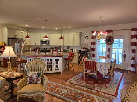209 Stone Dr, Stuarts Draft, VA 24477 photo 12
