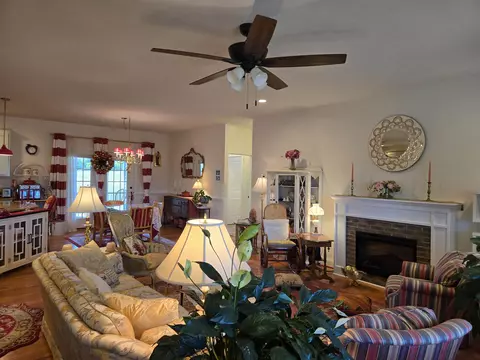 209 Stone Dr, Stuarts Draft, VA 24477 photo 10
