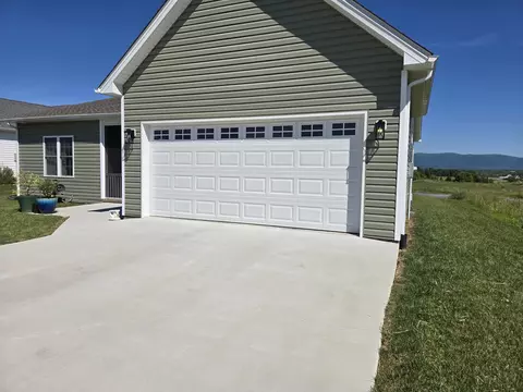 209 Stone Dr, Stuarts Draft, VA 24477 photo 40