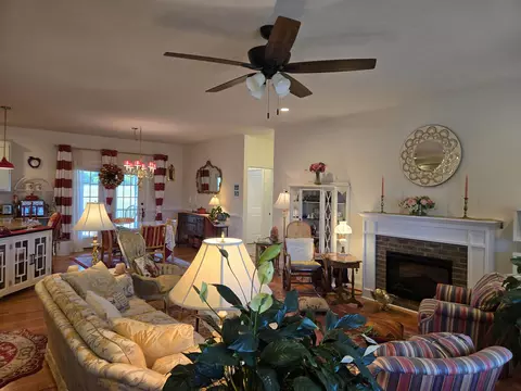 209 Stone Dr, Stuarts Draft, VA 24477 photo 10