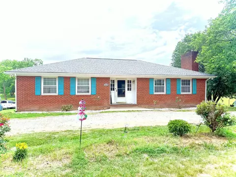 264 Mt Torrey Rd, Lyndhurst, VA 22952